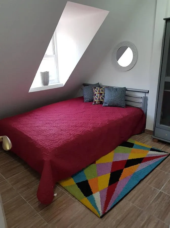 Airport16 Bed And Breakfast 韦切什 3*,